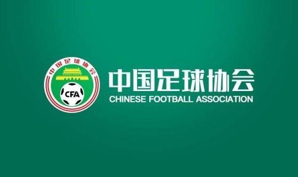 活了500多年的美麗吸血鬼「蘭」，像個通俗人一樣的糊口：經營一家小小的美妝造型工作室、常日以動物血液維生，試圖融进人類社會。某天，新居東俄然出現並通知她房租將漲3倍，讓她傷透腦筋；同時，蘭相逢了一名男人，他身上那股熟习的喷鼻氣讓蘭想起悲傷的過往，而這位男人恰是新居東的兒子！當他們喜歡上彼此，蘭不僅要面對房東的各式刁難，更要抵当日漸強烈的對人類血液的巴望…
